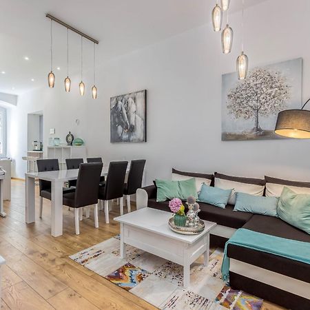 Galerija Apartment Rijeka Bagian luar foto