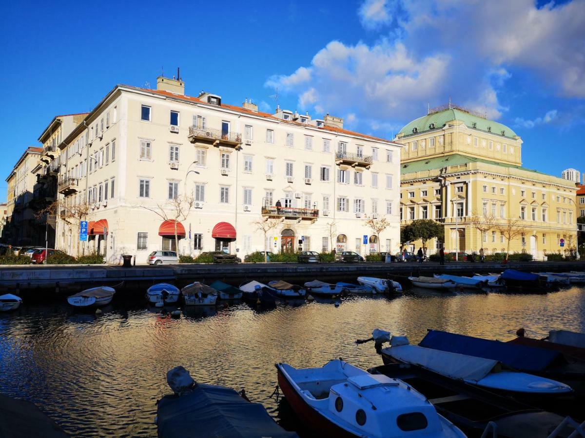 Galerija Apartment Rijeka Bagian luar foto