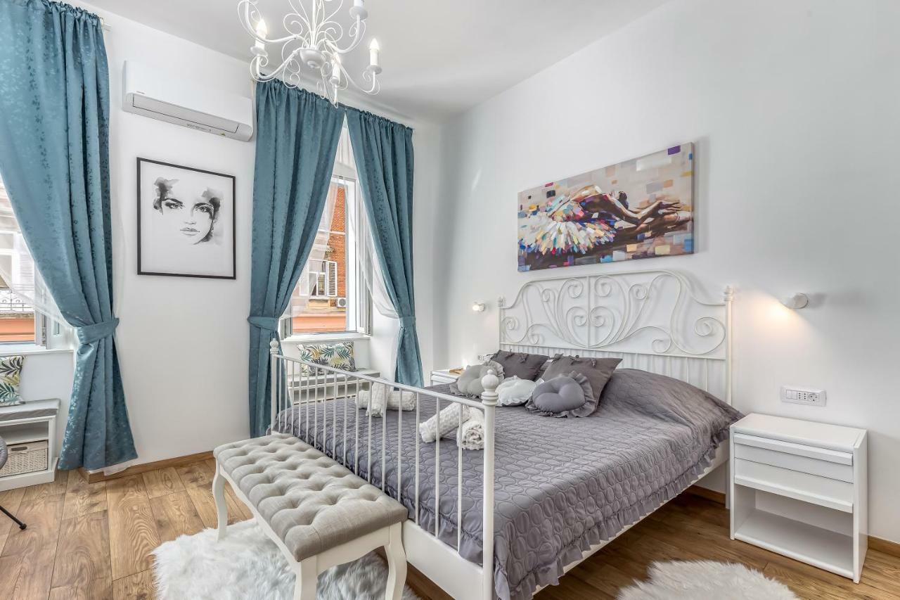 Galerija Apartment Rijeka Bagian luar foto