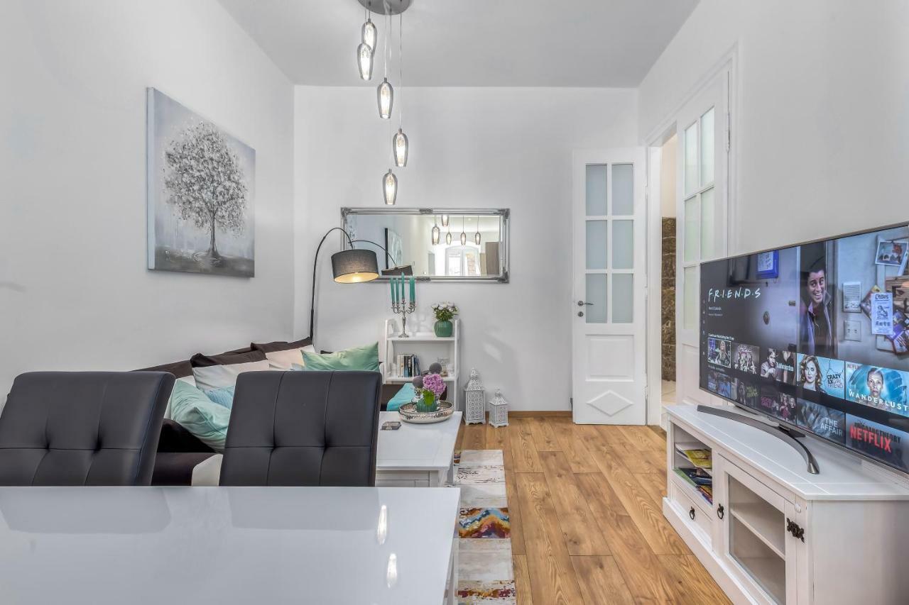Galerija Apartment Rijeka Bagian luar foto