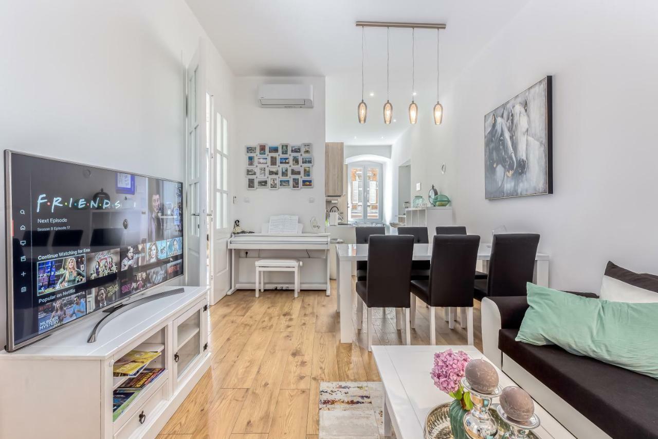Galerija Apartment Rijeka Bagian luar foto