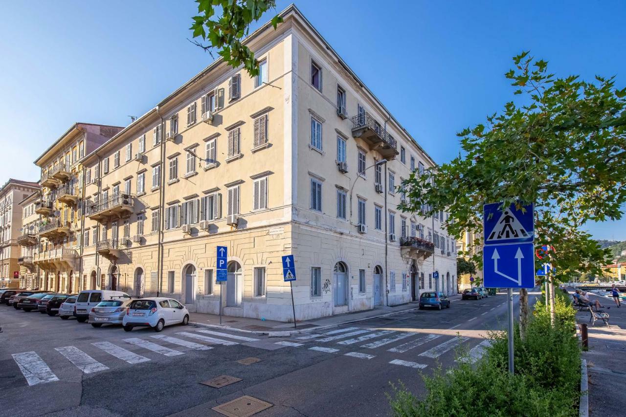 Galerija Apartment Rijeka Bagian luar foto