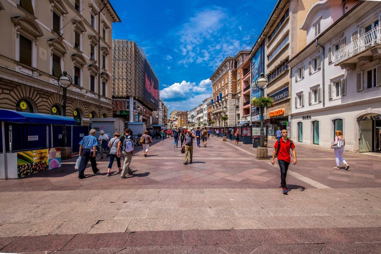 Galerija Apartment Rijeka Bagian luar foto